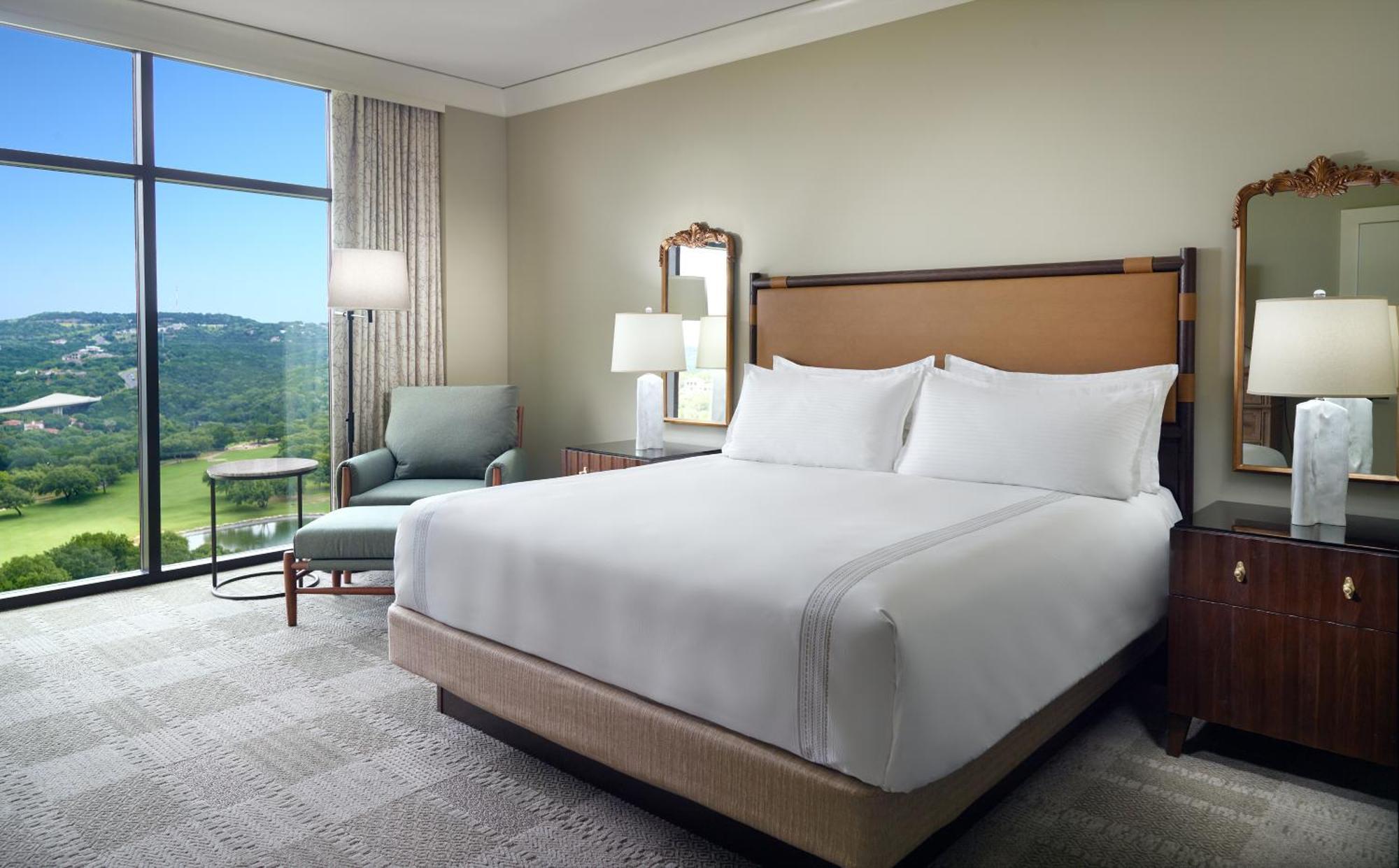 Signature Fairways Suite 1 King Bed